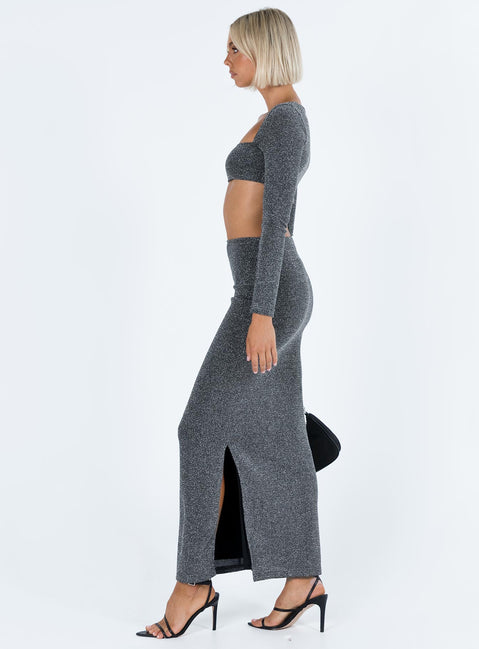 Matching set Sparkly material Long sleeve top Square neckline Maxi skirt Leg slit