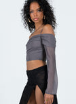 Long sleeve top Sheer material Adjustable straps Off the shoulder sleeves Folded neckline Invisible zip fastening at side