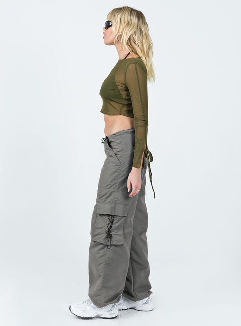 Front view of model wearing  front Princess Polly  Motel Fabio Trouser Grey