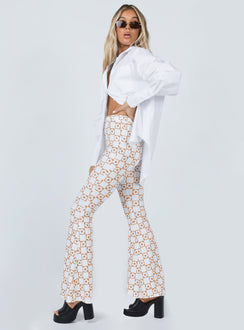 side view of model wearing Princess Polly Jerry Pants Beige 