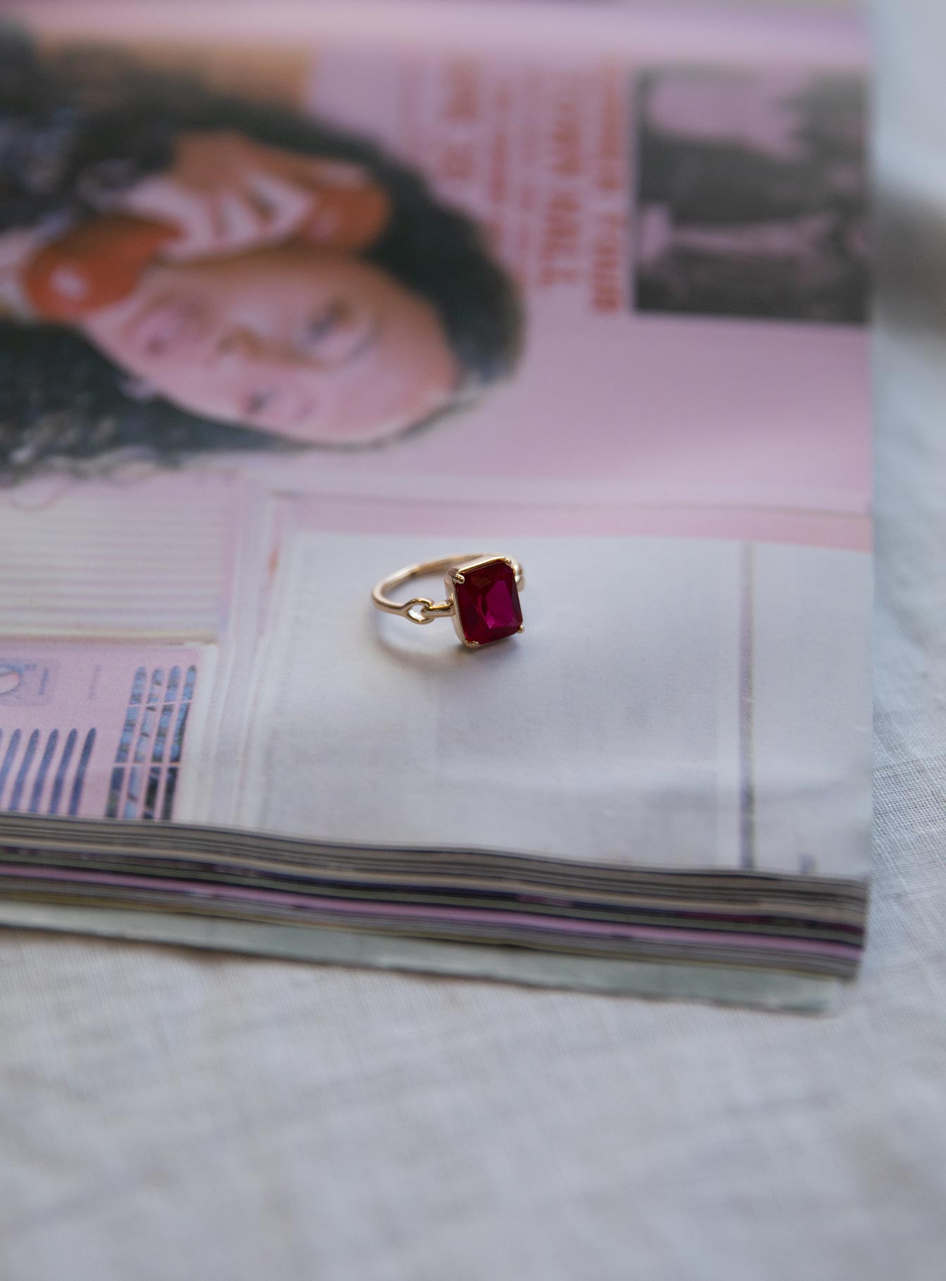 The Royals Ring Pink