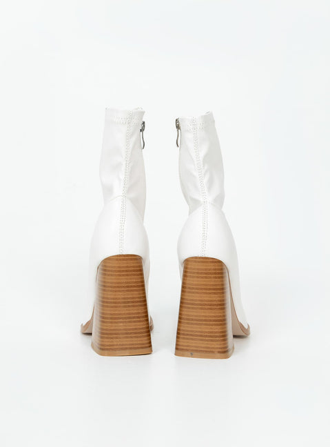 Izuka Ankle Boots White