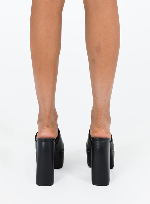 Platform heels Faux leather material Single thick upper Platform base Block heel Square toe