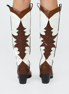 Western boots Princess Polly Exclusive Faux leather material  Detail stitching  Pull tabs  Pointed toe  Block heel 