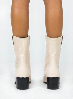 Boots Princess Polly Exclusive Upper 100% PU Outsole TPU Lining 100% spandex Faux leather material  Croc print Pull tabs  Pointed toe  Block heel  Heel height 6cm / 2.3"