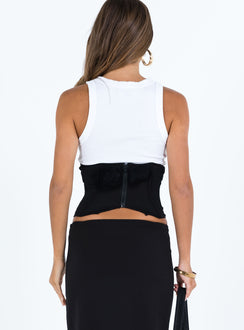 Front view of model wearing  front Princess Polly Sleeveless Square Neck  Aimee Corset Black