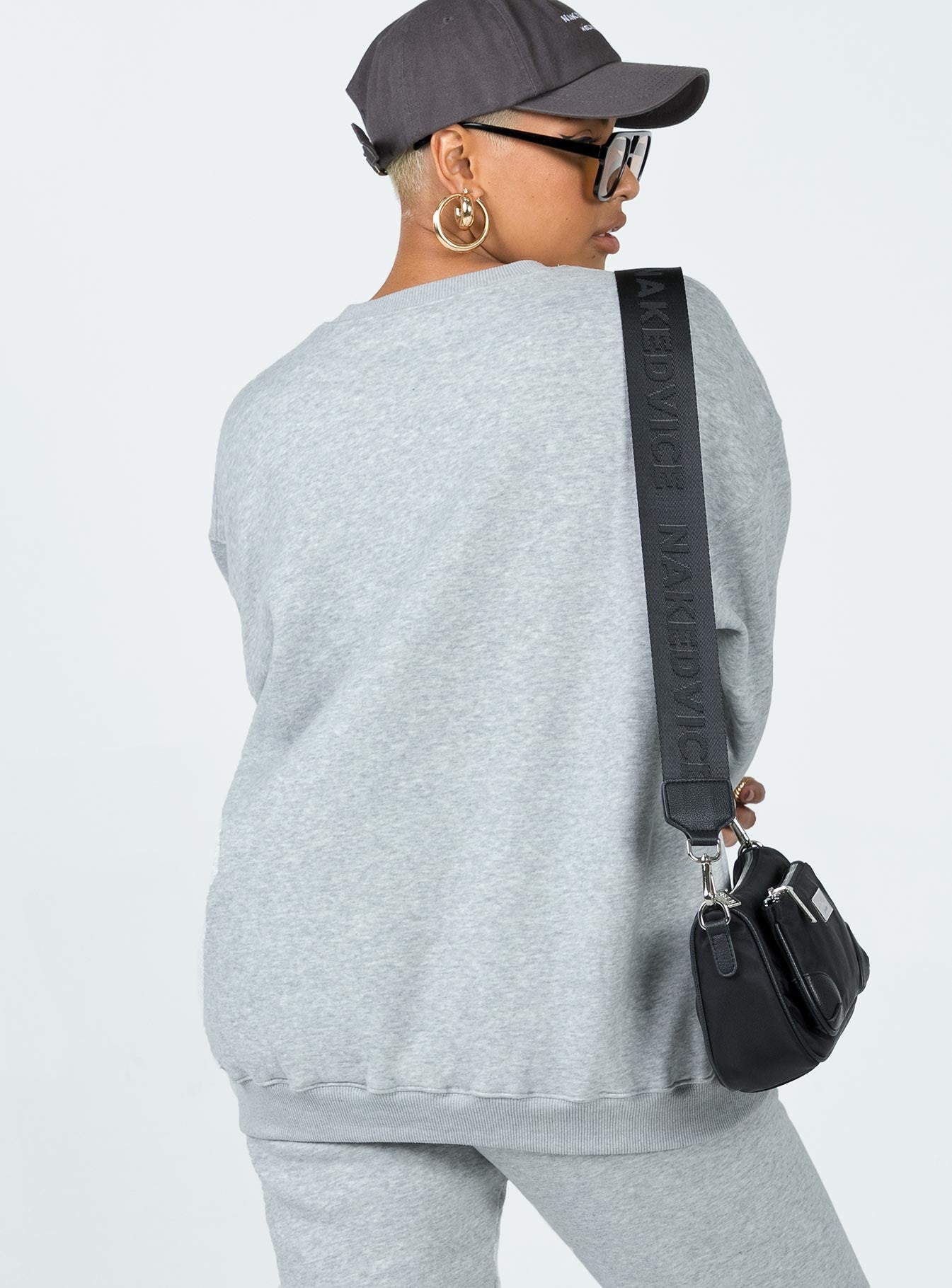 Club Basic Crewneck Sweatshirt Grey Princess Polly  regular 