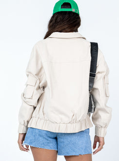 Jacket  Oversized fit  Shell: 100% cotton  Lining: 100% polyester  Classic collar  Twin hip pockets  Arm pockets  Zip front fastening  Elasticated waistband & cuffs 