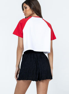 Shorts Silky crinkle material  Elasticated waistband  Twin hip pockets  Lettuce edge hem 