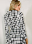 Cropped blazer Plaid print Lapel collar Single button fastening at front Non-stretch