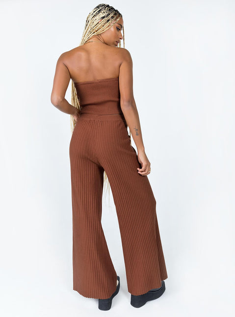 Matching set Ribbed knit material  Strapless top  High waisted pants  Elasticated waistband  Wide leg  Good stretch  Unlined 