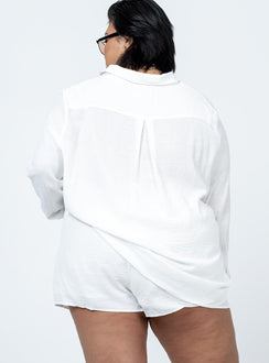 Matching set Button front shirt Single-button cuff Relaxed fitting High waisted shorts Elasticated drawstring waistband Lined shorts