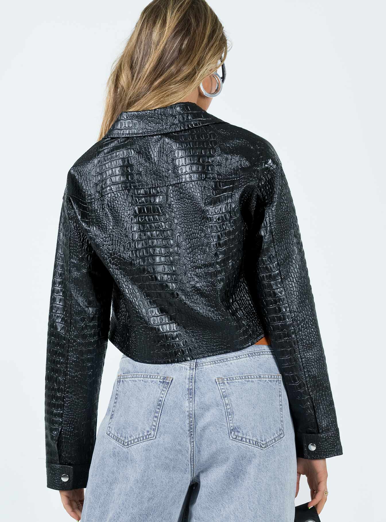 Cropped jacket Faux leather material Croc print Classic collar Press button fastening Twin chest pockets Single button cuff