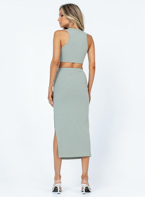 Green matching set Ribbed material Crop top Scooped hem High waisted skirt Elasticated waistband High side slit  Unlined