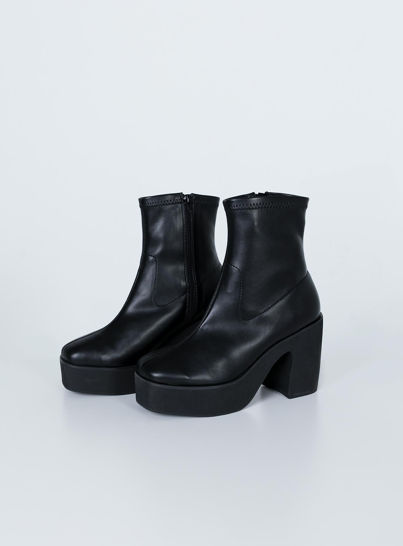 Stillwater Platform Boots Black