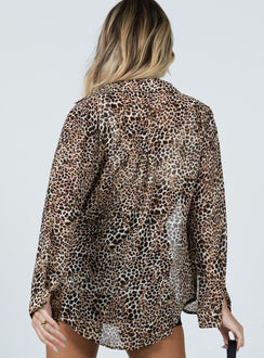 back view of model wearing Princess Polly Ziggy Shirt Leopard 