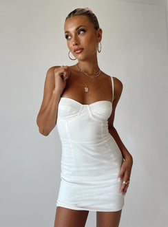 Front view of model wearing  front Princess Polly Sweetheart Neckline  Mandie Mini Dress White