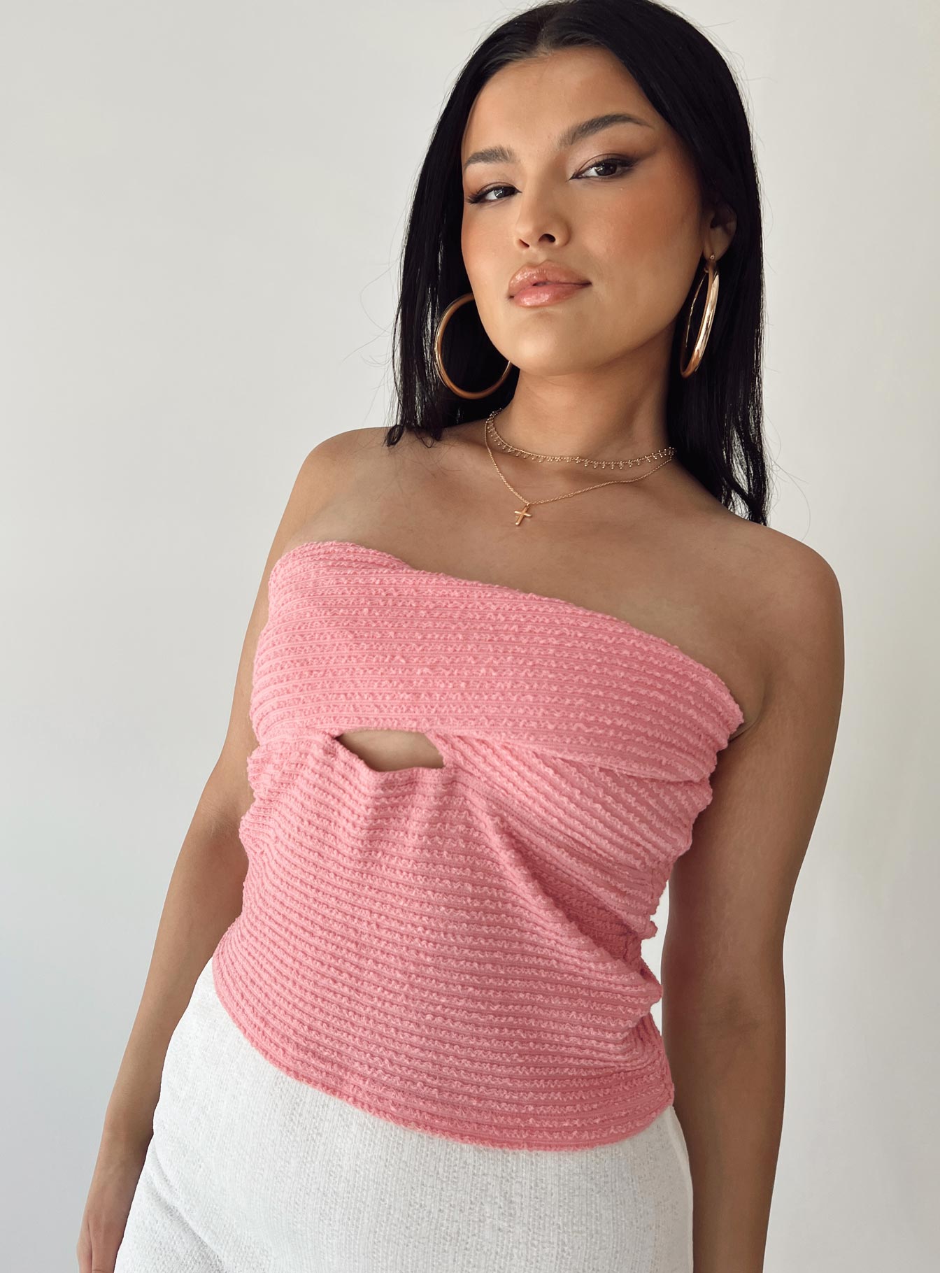 Front view of model wearing  front Princess Polly Sleeveless Asymmetric Neckline  Jaynee Strapless Top Pink