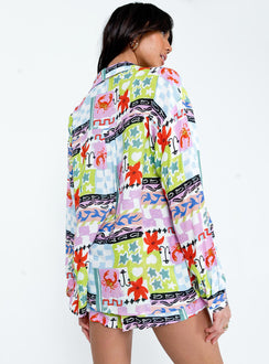 Matching set Graphic print  Collared shirt  High waisted shorts  Elasticated drawstring waist  Twin hip pockets 