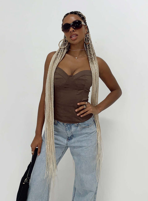 Front view of model wearing  front Princess Polly Sleeveless Square Neck  Everson Corset Brown