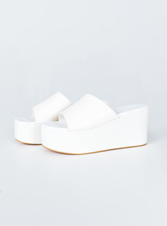 Heels Faux croc leather Single wide upper Rounded toe Padded footbed