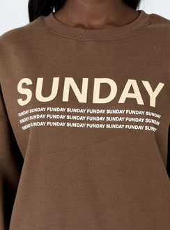 Oversized sweatshirt Print on front Crew neckline Relaxed sleeves Drop shoulder Soft fleece lining