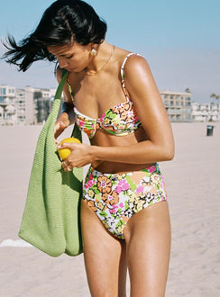 Bikini top Princess Polly exclusive 80% recycled nylon 20% spandex Printed design Balconette style  Wired cups  Adjustable shoulder straps  Clasp fastening Unpadded Fully lined 