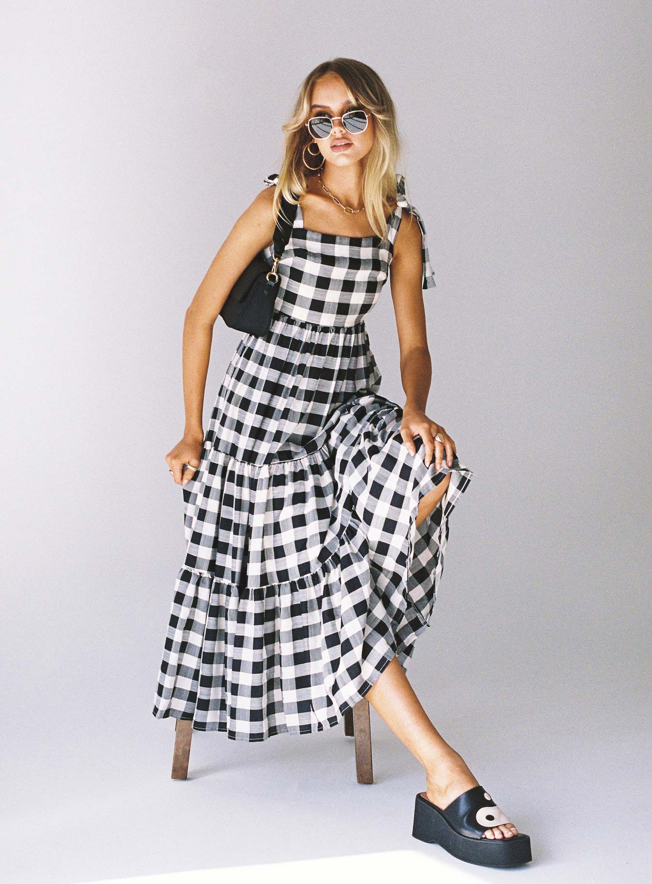 Front view of model wearing  front Princess Polly Crew Neck  Rae Midi Dress Black