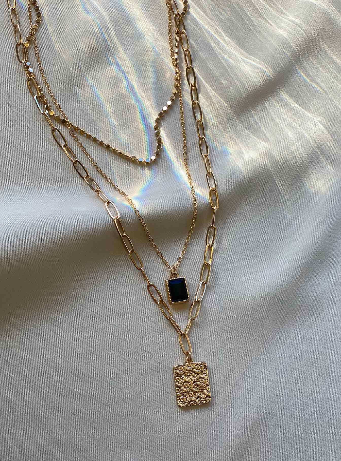 Lars Pendant Necklace Gold / Black