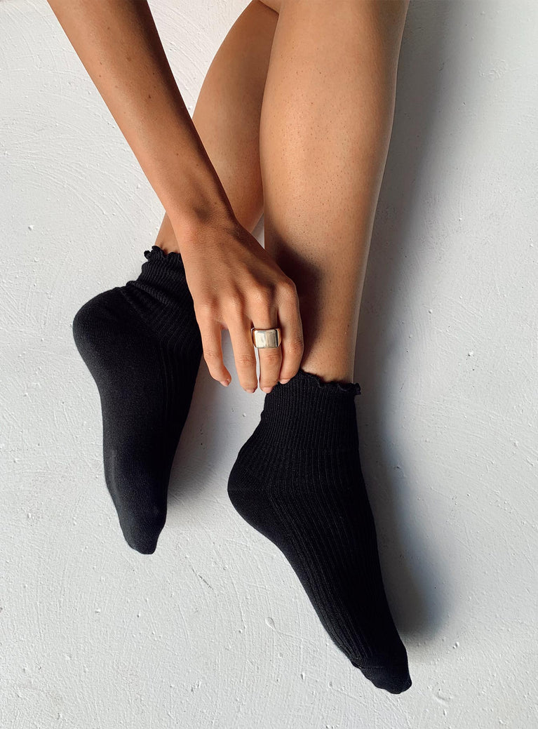 Ribbed Ruffle Socks Black